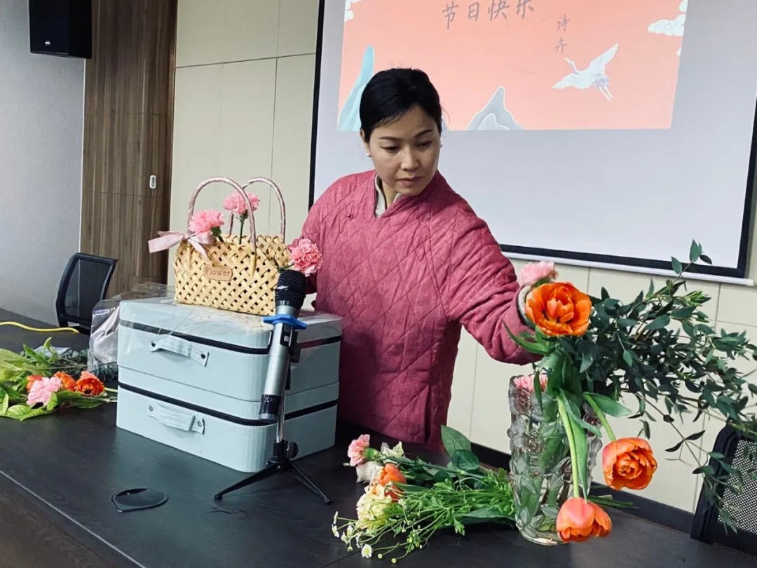 女神節快樂！三月花盛，品茗人生。